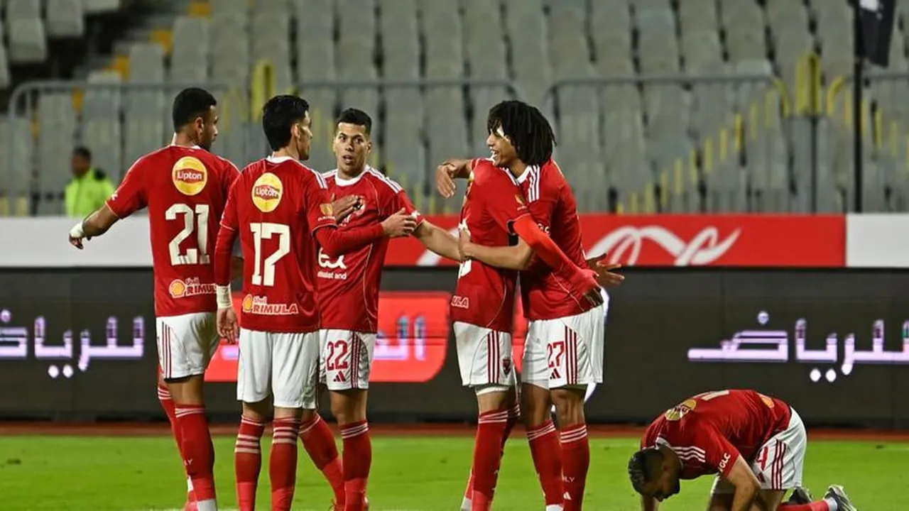 الأهلي يُطيح بـ3 نجوم في مركز واحد لإعادة تنظيم الأوراق